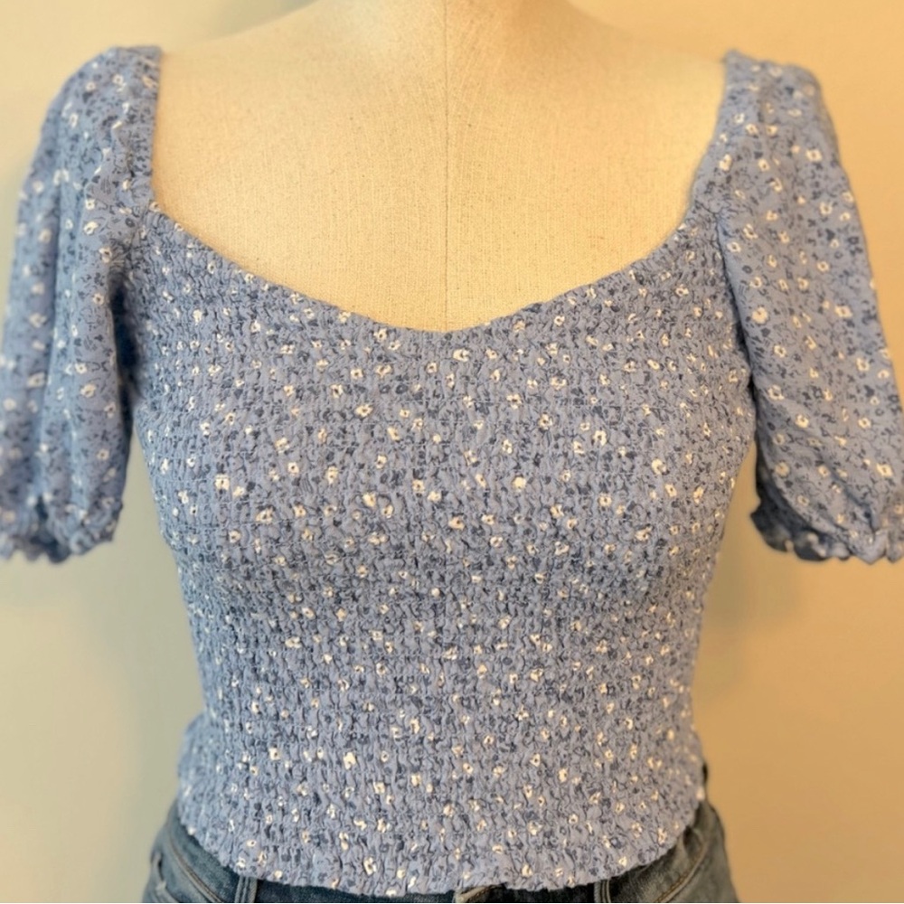 NWT Abercrombie & Fitch Blue, Floral, Smocked blouse
